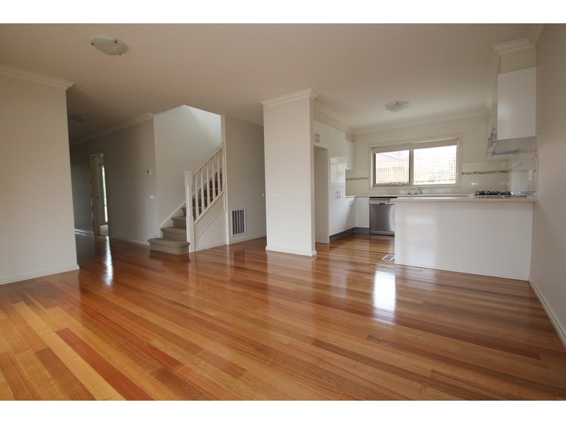 1/13 Railway  Crescent, Croydon VIC 3136