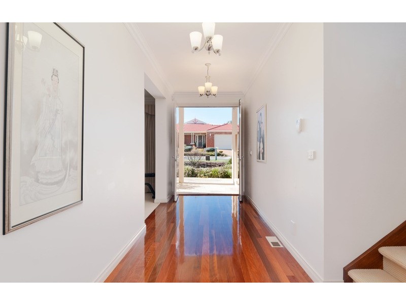 7 Kingston Way, Mooroolbark VIC 3138