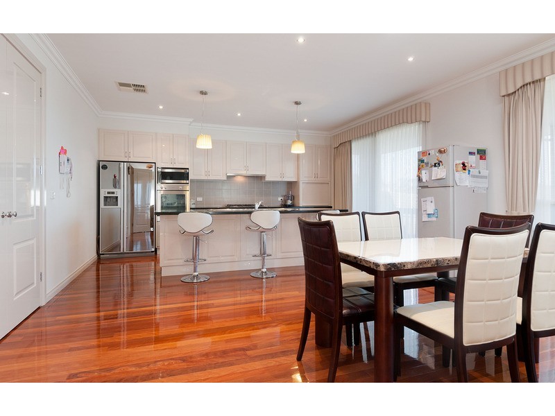 7 Kingston Way, Mooroolbark VIC 3138