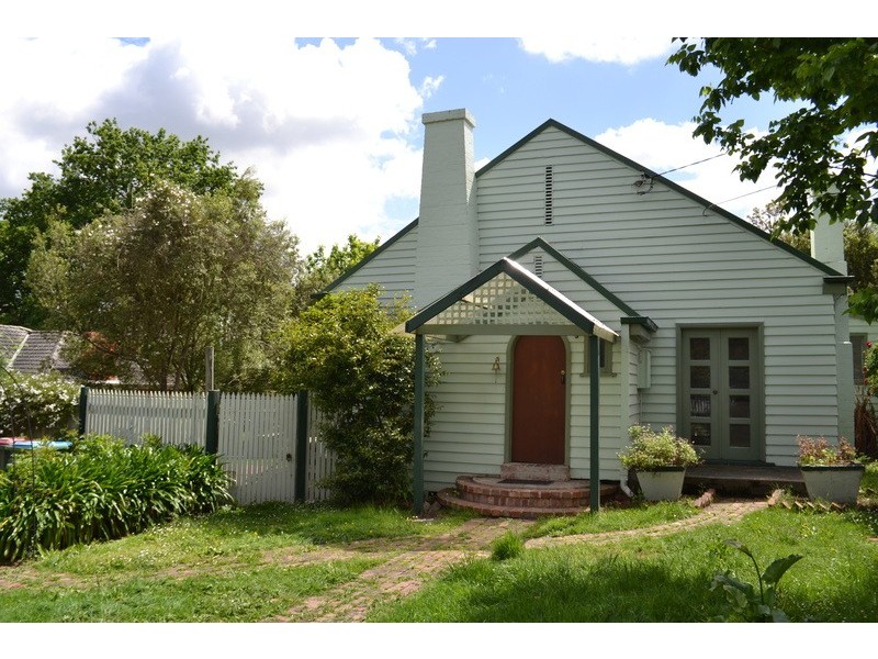 61 Surrey Road East, Croydon VIC 3136