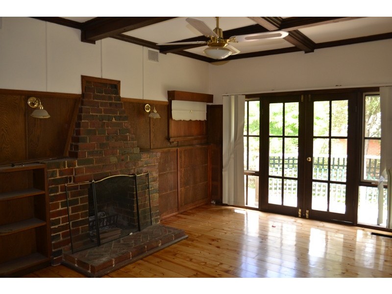 61 Surrey Road East, Croydon VIC 3136