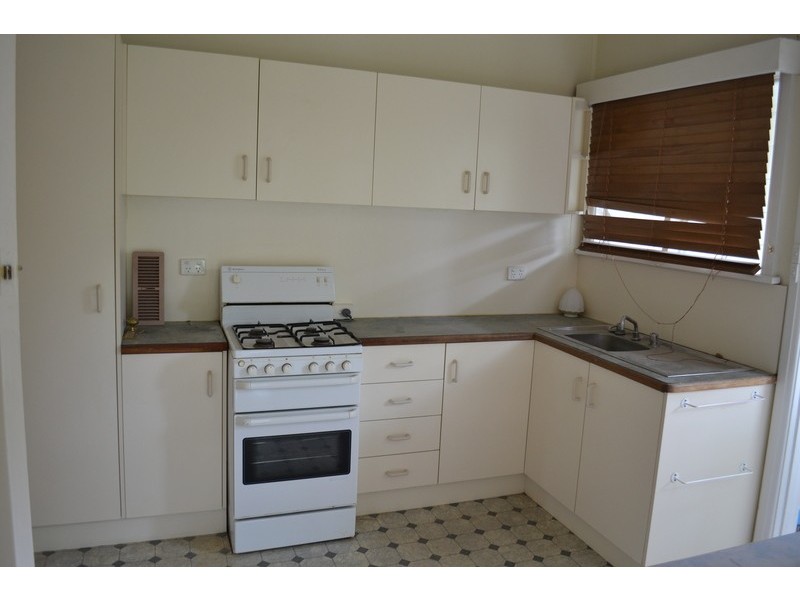 61 Surrey Road East, Croydon VIC 3136