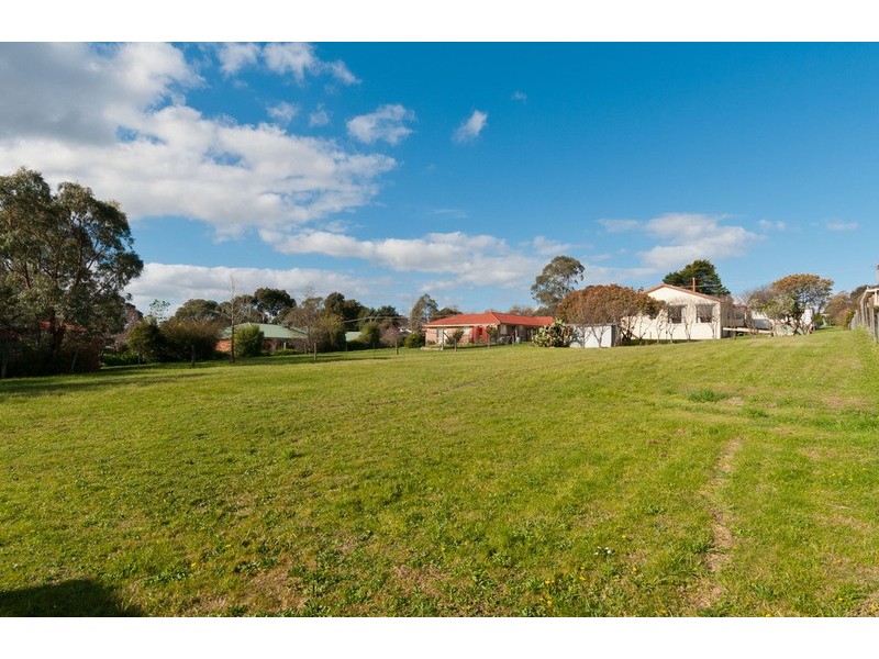 2&3/7 Sebire Avenue, Wandin North VIC 3139