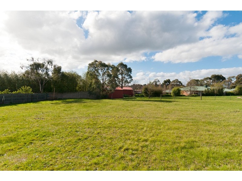 2&3/7 Sebire Avenue, Wandin North VIC 3139
