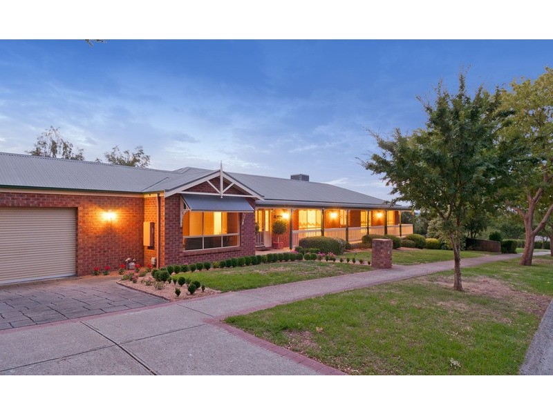 22 Yarraridge Drive, Chirnside Park VIC 3116