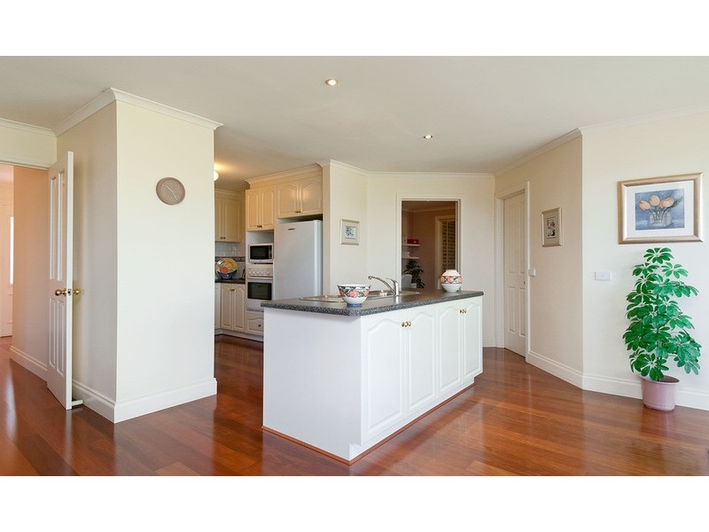 22 Yarraridge Drive, Chirnside Park VIC 3116