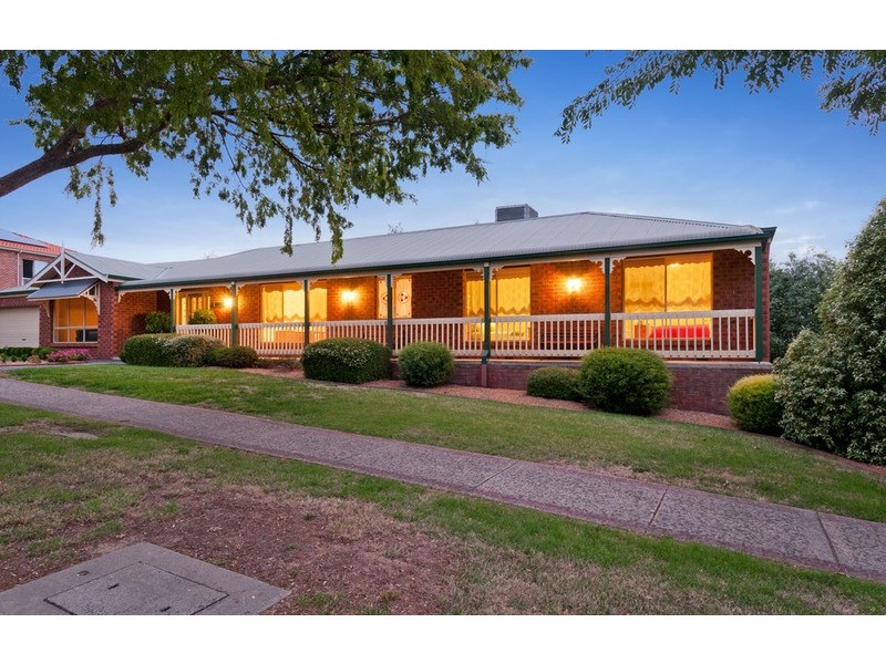 22 Yarraridge Drive, Chirnside Park VIC 3116