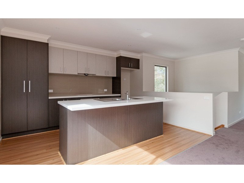 2/87 Lincoln Road, Croydon VIC 3136