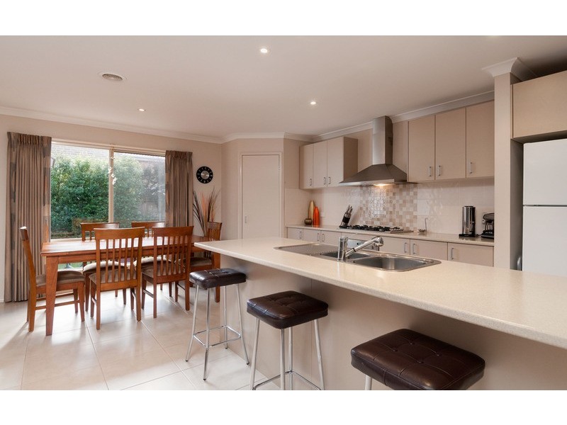 15 Empire Drive, Mooroolbark VIC 3138