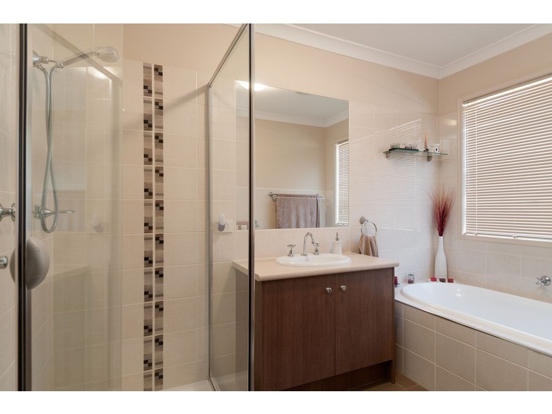 15 Empire Drive, Mooroolbark VIC 3138