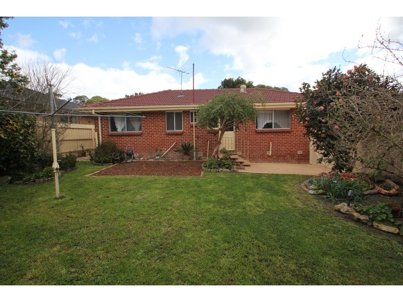 30 Zina Grove, Mooroolbark VIC 3138