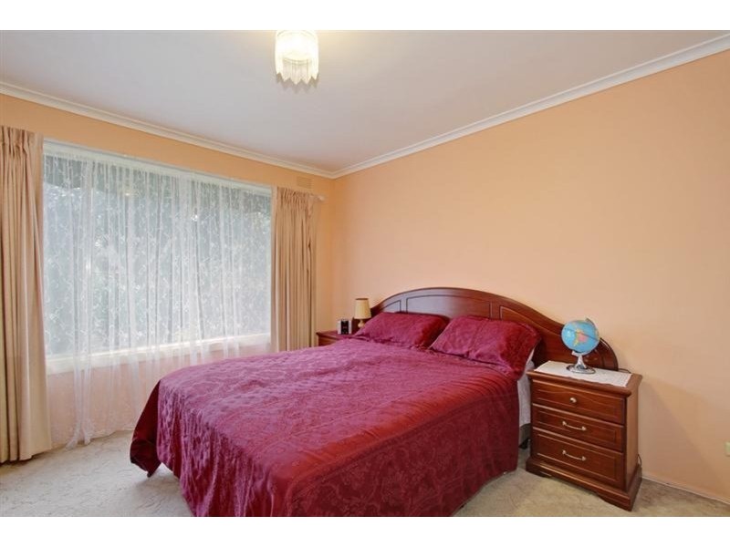 30 Zina Grove, Mooroolbark VIC 3138