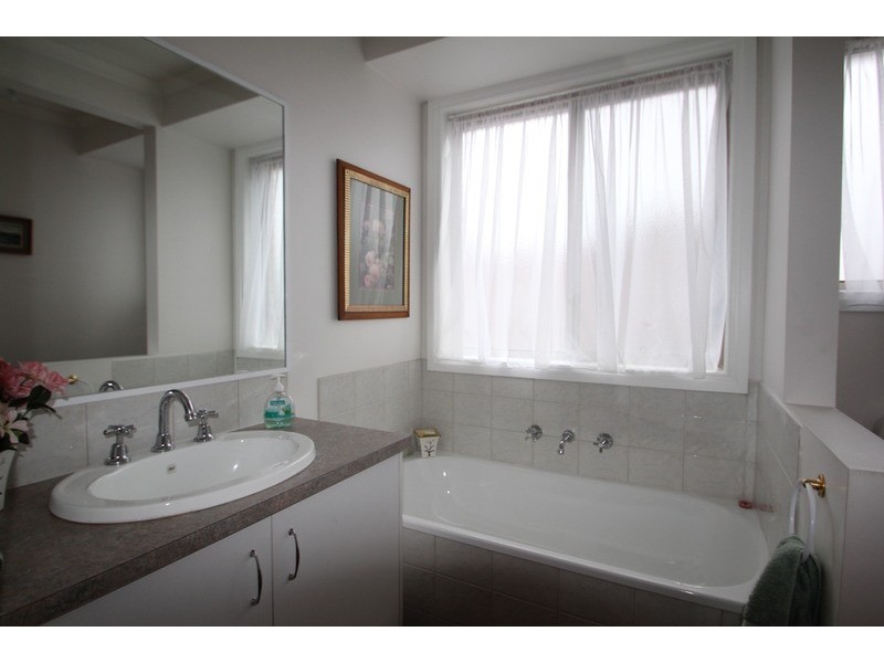 4 Oxley Court, Chirnside Park VIC 3116