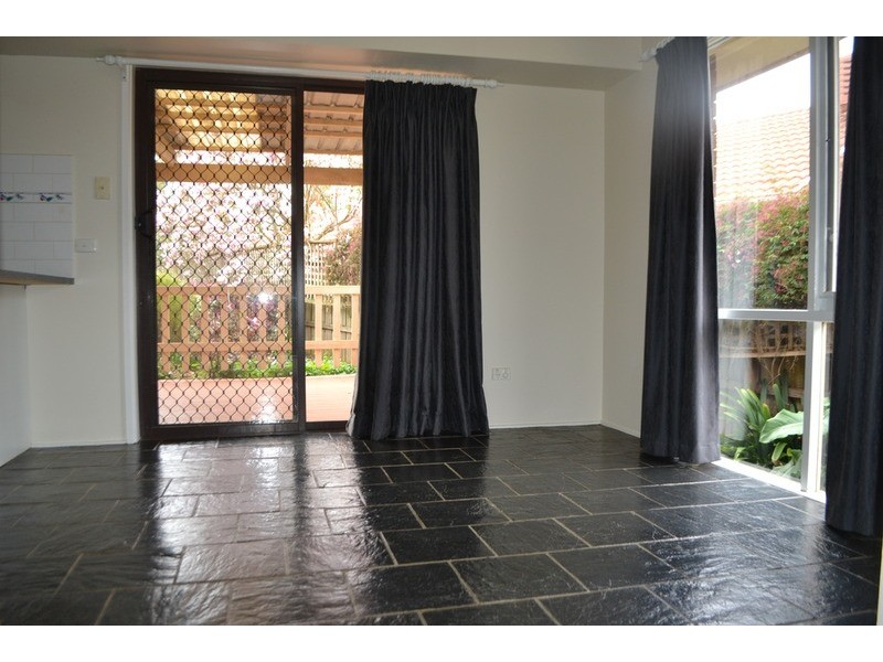 8 Dobell  Place, Mooroolbark VIC 3138