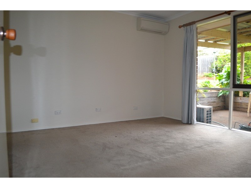 8 Dobell  Place, Mooroolbark VIC 3138