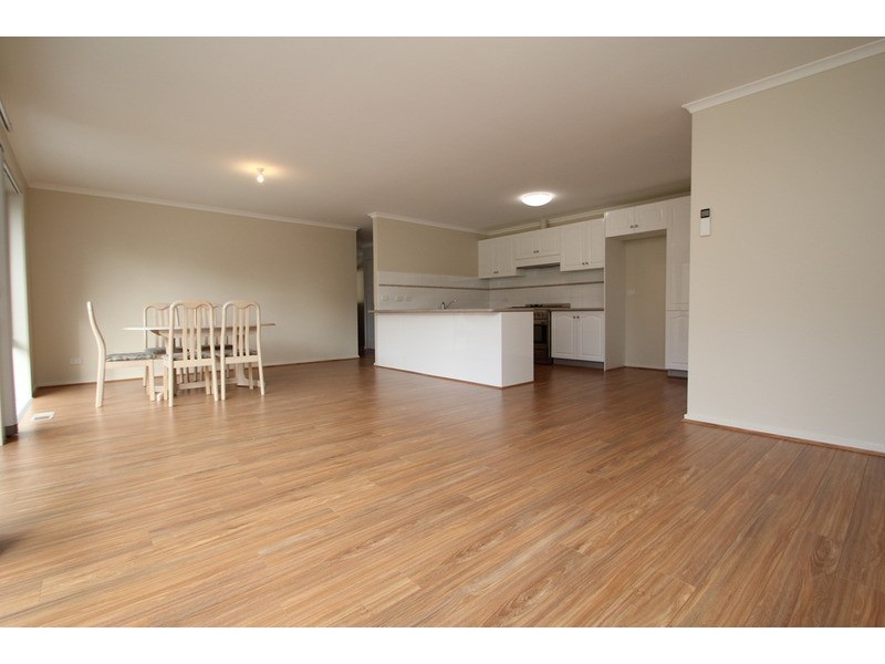 2/9 Macmillan  Street, Mooroolbark VIC 3138