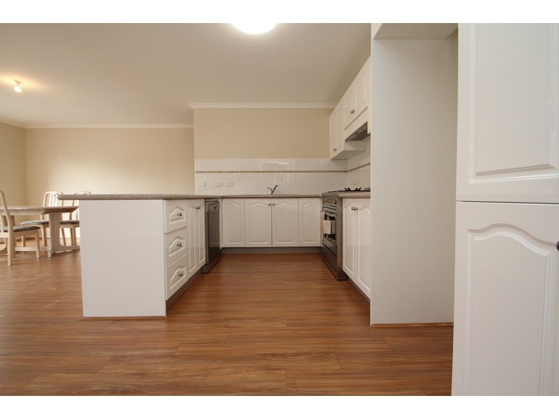 2/9 Macmillan  Street, Mooroolbark VIC 3138