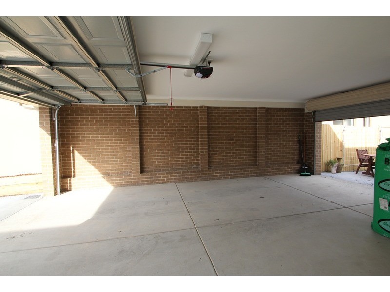 2/9 Macmillan  Street, Mooroolbark VIC 3138