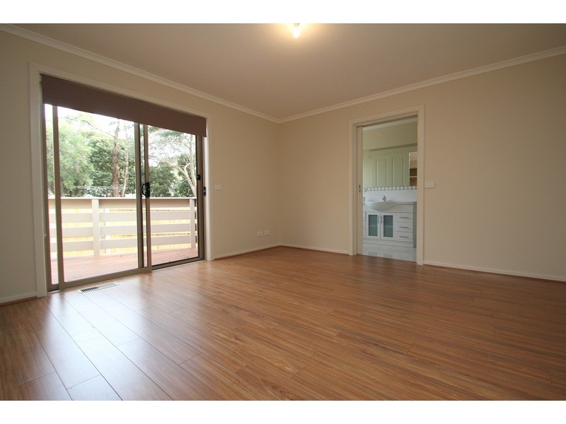 2/9 Macmillan  Street, Mooroolbark VIC 3138