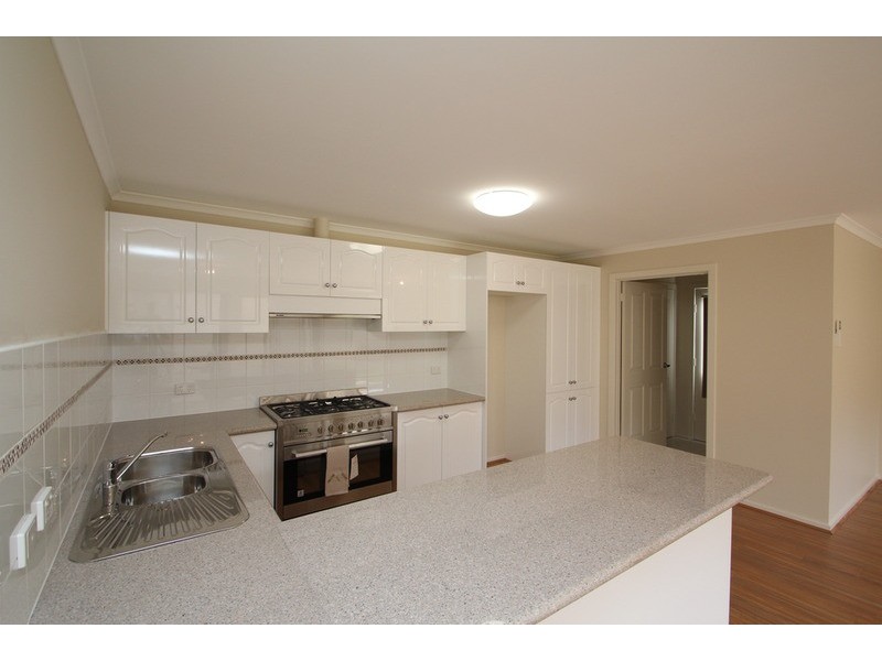 2/9 Macmillan  Street, Mooroolbark VIC 3138