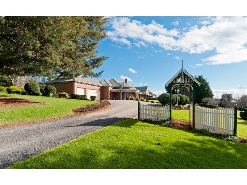 30 Aitken Road, Wandin East VIC 3139