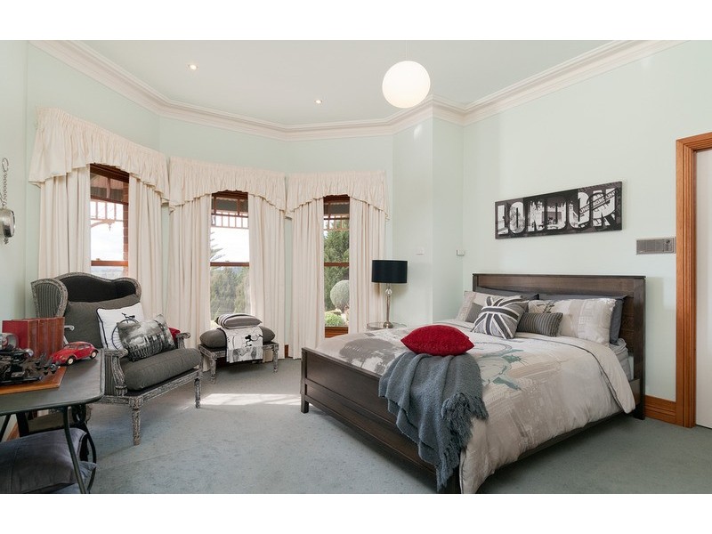 30 Aitken Road, Wandin East VIC 3139