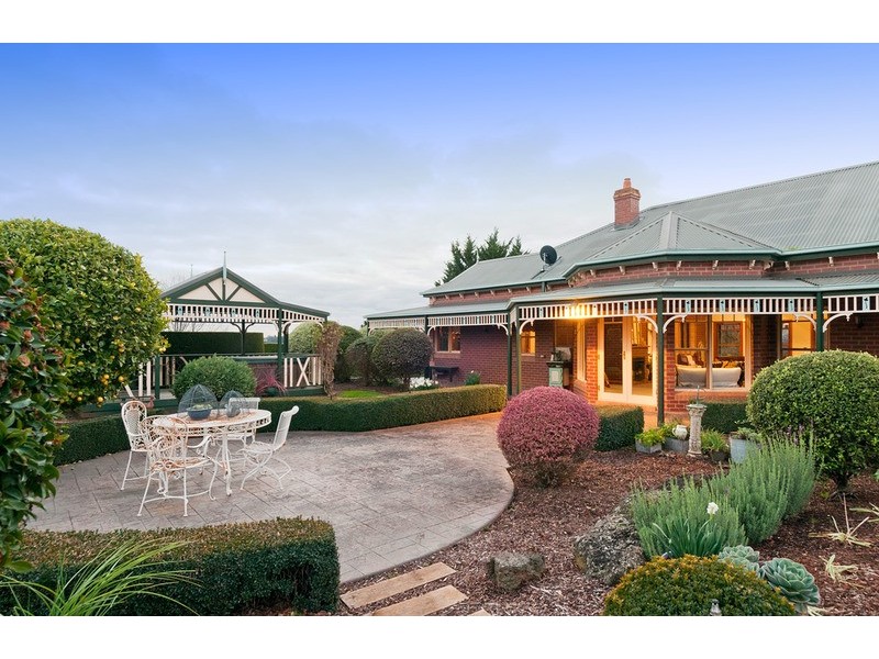 30 Aitken Road, Wandin East VIC 3139