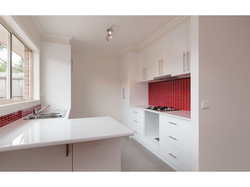 4 Loupie Street, Mooroolbark VIC 3138