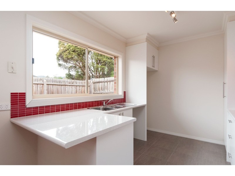 4 Loupie Street, Mooroolbark VIC 3138