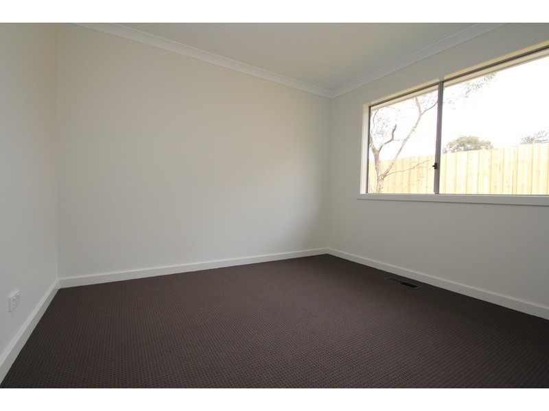 2/9 Andrew Street, Mooroolbark VIC 3138