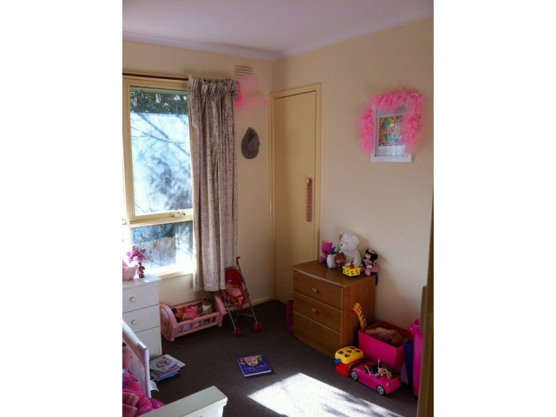 6 Milton  Court, Mooroolbark VIC 3138