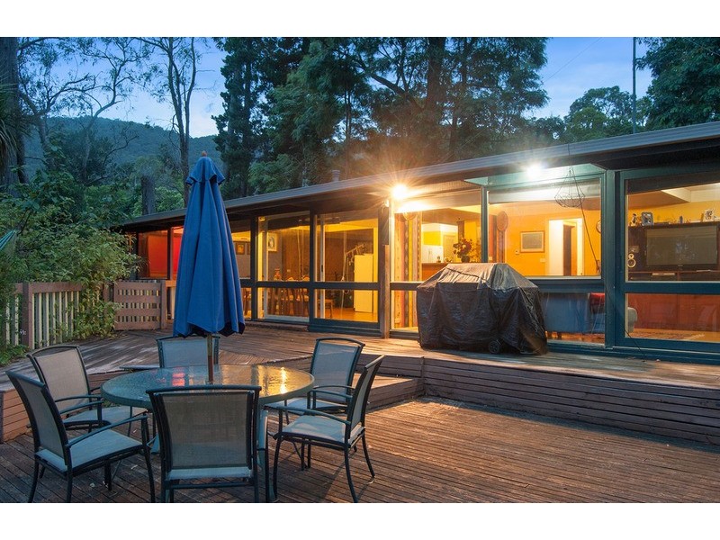 14 Heathfield Grove, Montrose VIC 3765