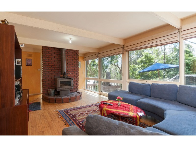 14 Heathfield Grove, Montrose VIC 3765