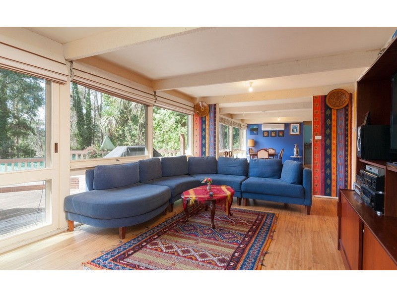 14 Heathfield Grove, Montrose VIC 3765