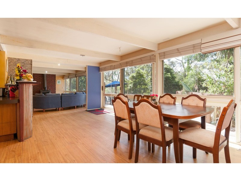 14 Heathfield Grove, Montrose VIC 3765