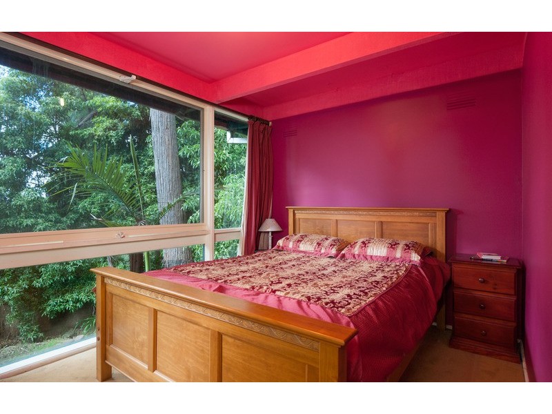 14 Heathfield Grove, Montrose VIC 3765