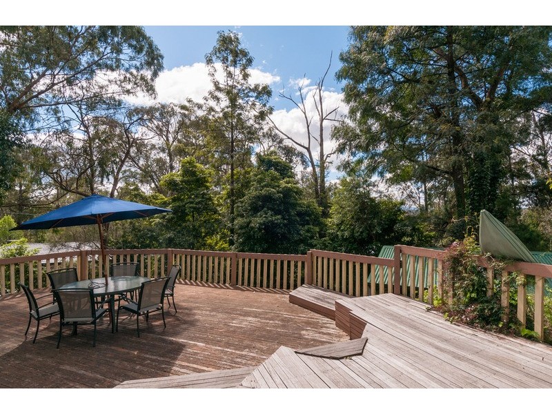 14 Heathfield Grove, Montrose VIC 3765