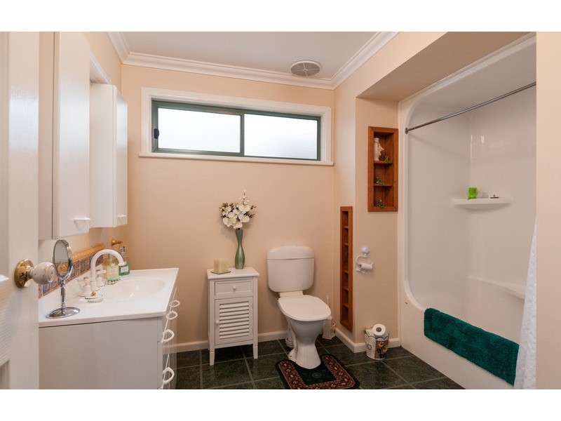 22 Diane Crescent, Mooroolbark VIC 3138