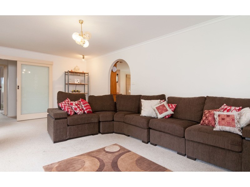 24 Lansell Road, Mooroolbark VIC 3138