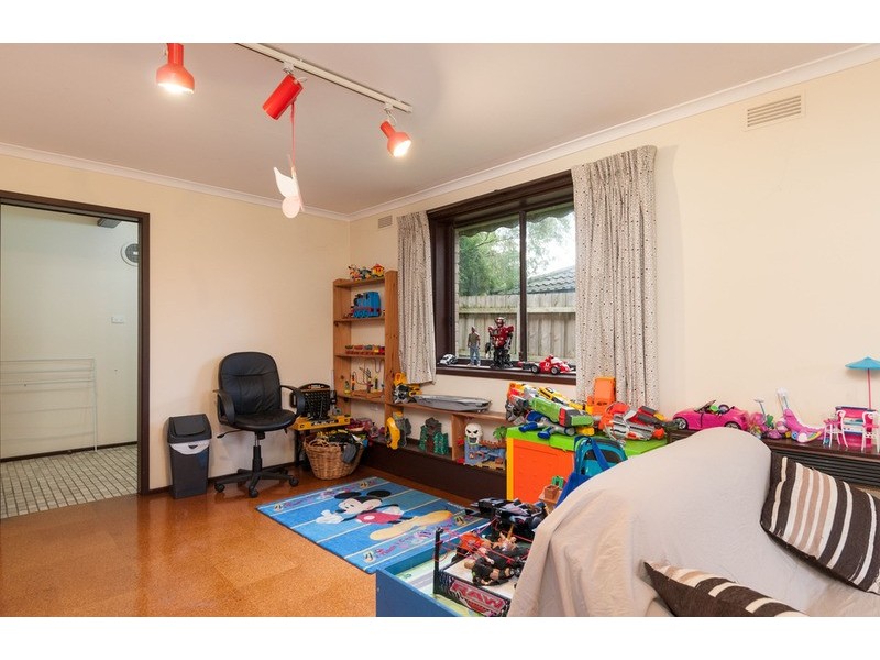 24 Lansell Road, Mooroolbark VIC 3138