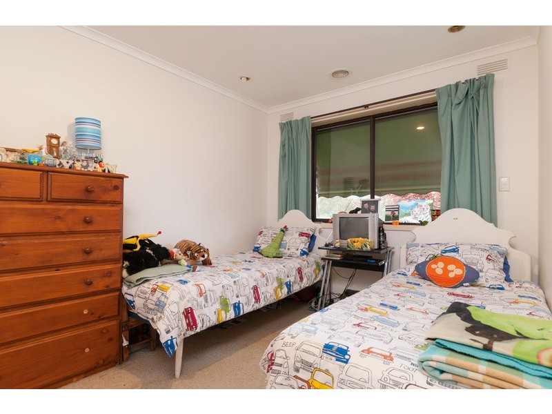 24 Lansell Road, Mooroolbark VIC 3138