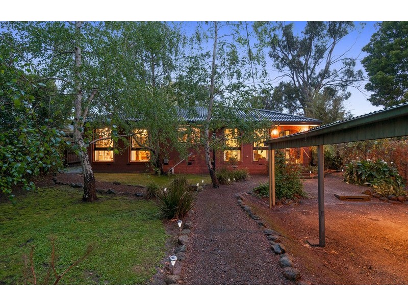 54 Hedwig Drive, Mooroolbark VIC 3138