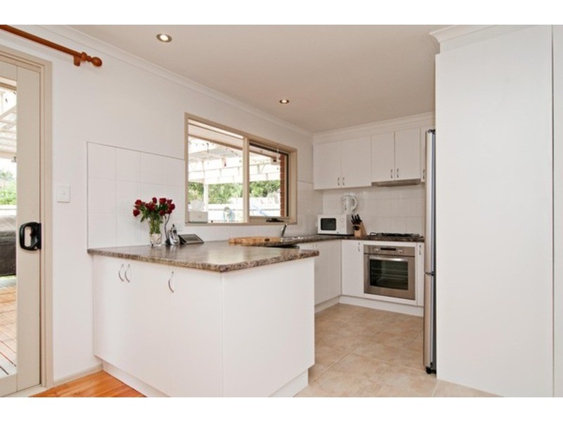 41 Barker Drive, Mooroolbark VIC 3138