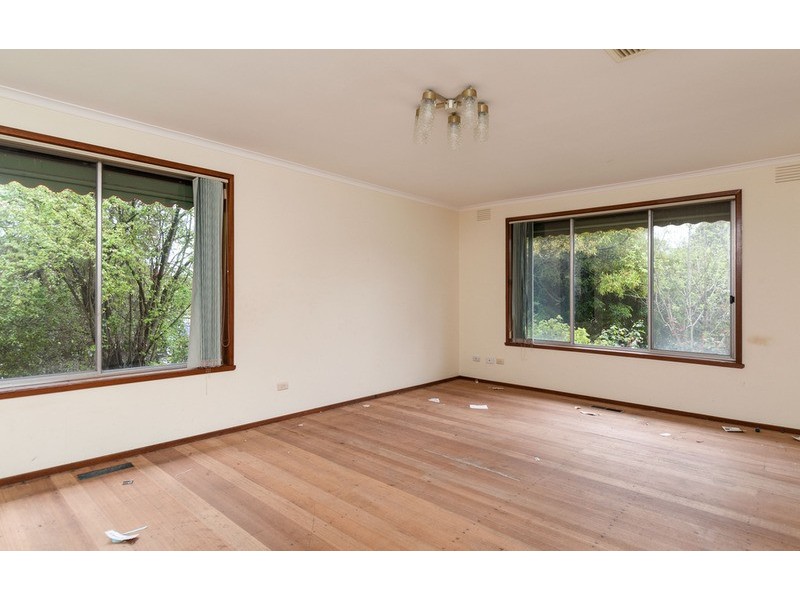 30 Aintree Street, Mooroolbark VIC 3138
