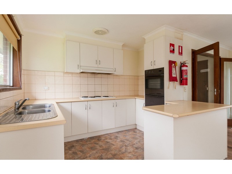 30 Aintree Street, Mooroolbark VIC 3138