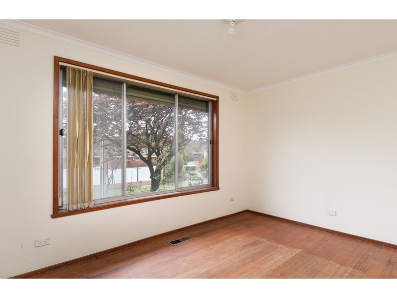 30 Aintree Street, Mooroolbark VIC 3138