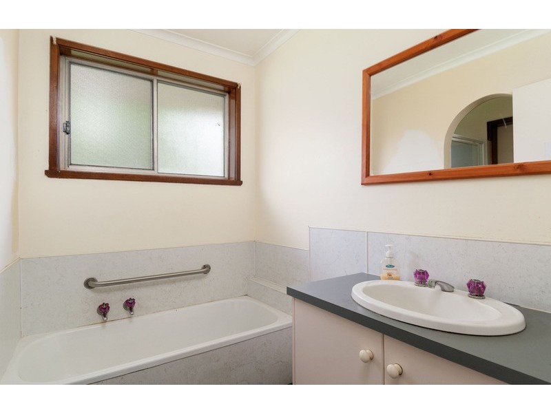 30 Aintree Street, Mooroolbark VIC 3138