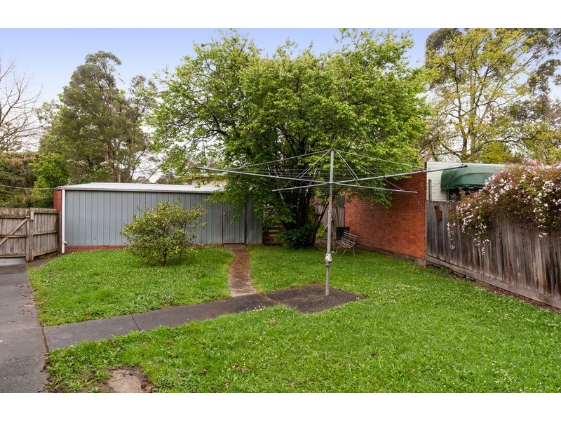 30 Aintree Street, Mooroolbark VIC 3138