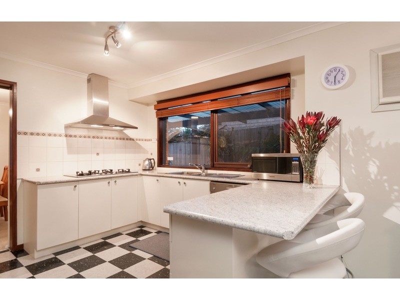 10 Bowness Court, Croydon Hills VIC 3136