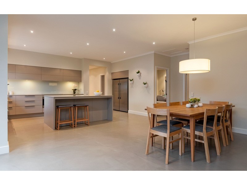 41 Dixon Avenue, Croydon VIC 3136